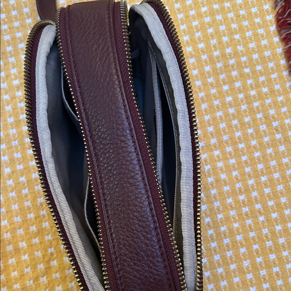 Talbots Navy, Burgundy and Green Genuine Leather Camera  / Crossbody Bag - Picture 5 of 7